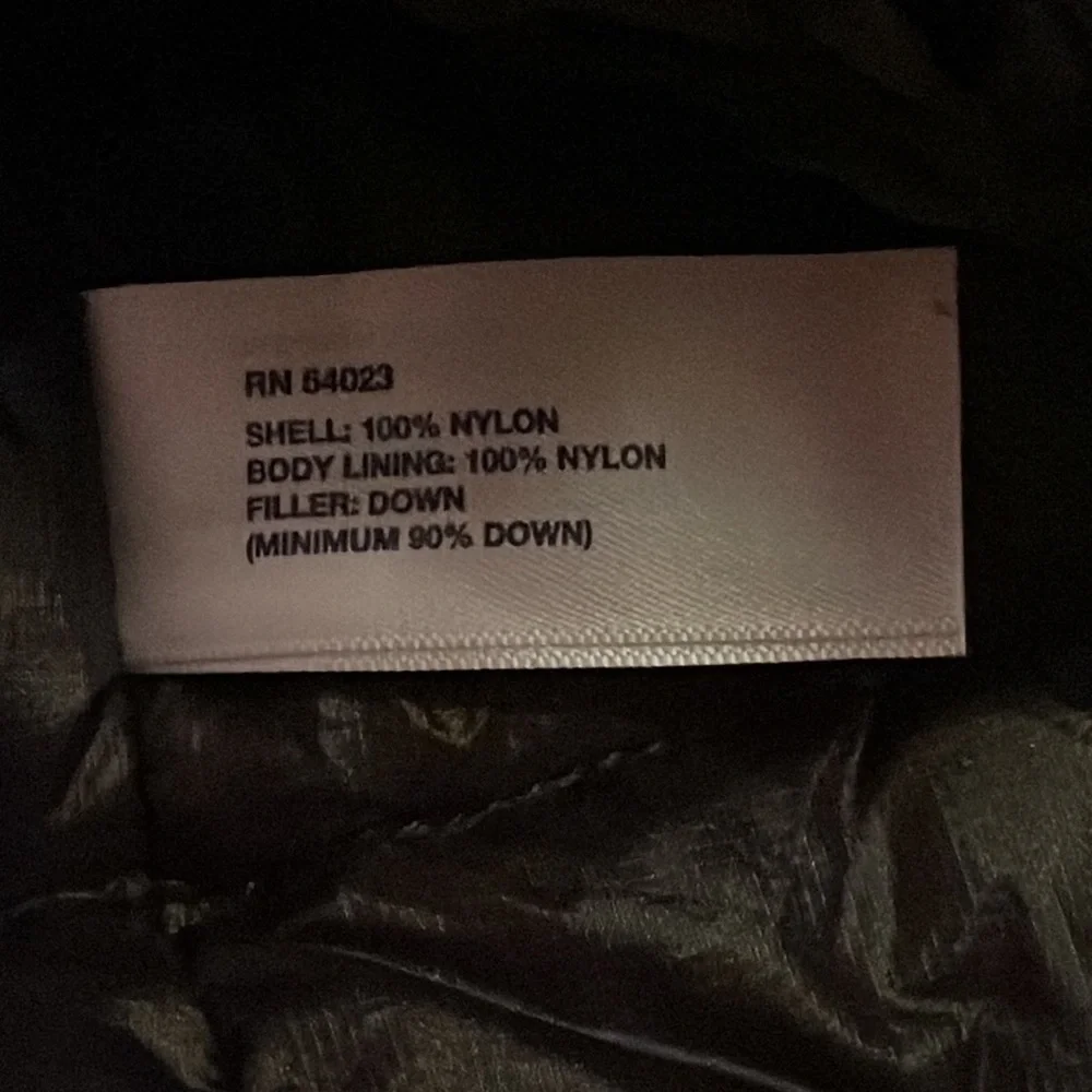 GAP Puffer Vest - Picture 6 of 10